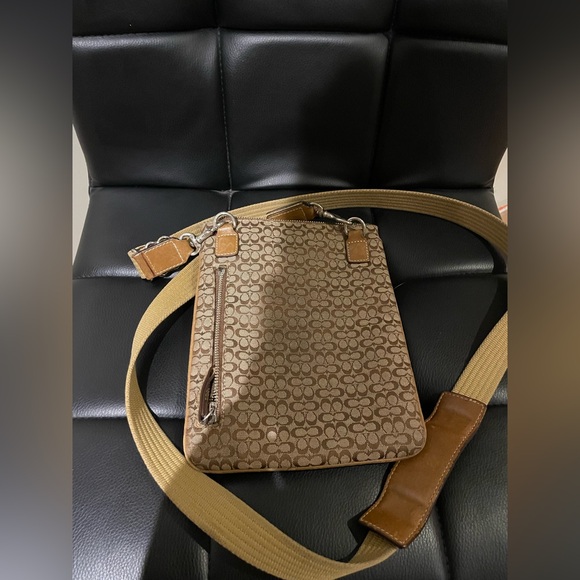 Coach Crossbody - Picture 3 of 3